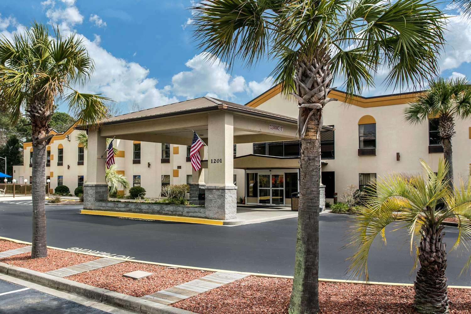 Quality Inn Surfside Myrtle Beach image