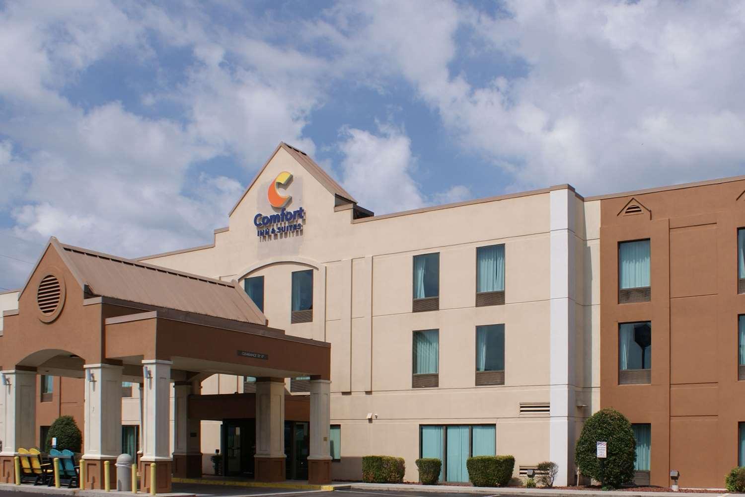 Comfort Inn and Suites image