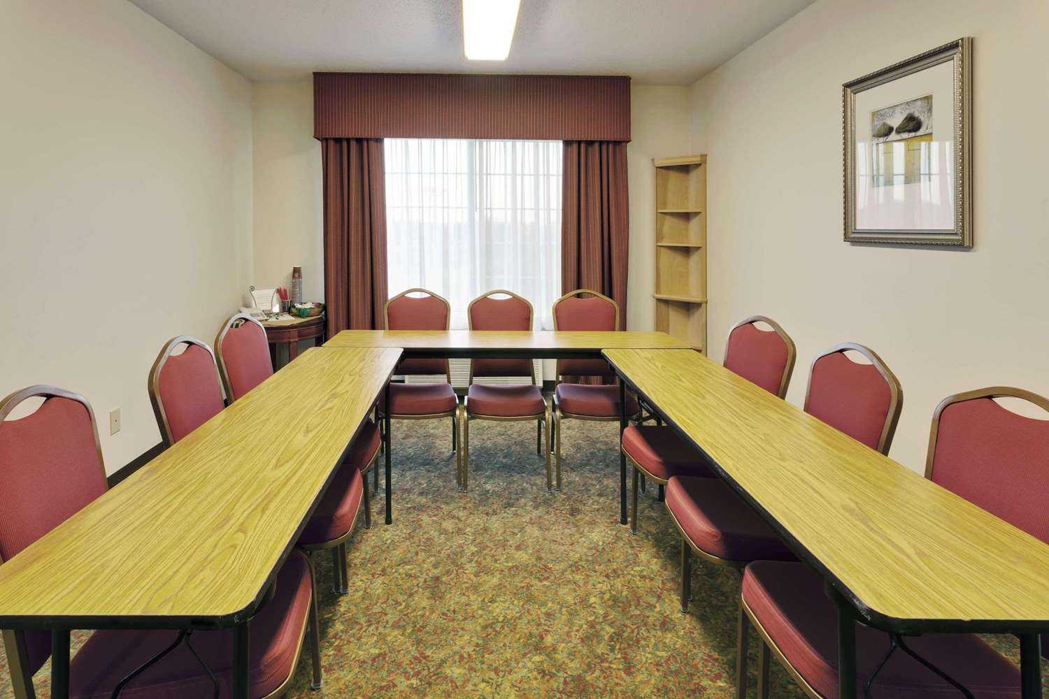 Country Inn & Suites By Radisson Big Flats a Horseheads, NY