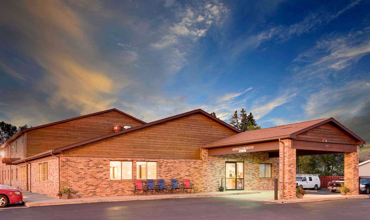 Super 8 by Wyndham Ashland в Ashland, WI