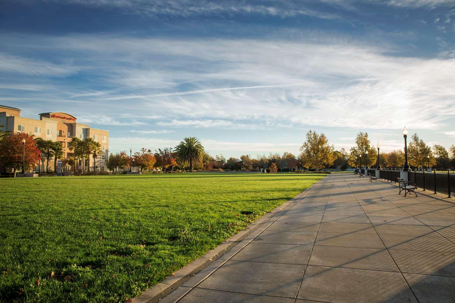 Hampton Inn and Suites Suisun City Waterfront image