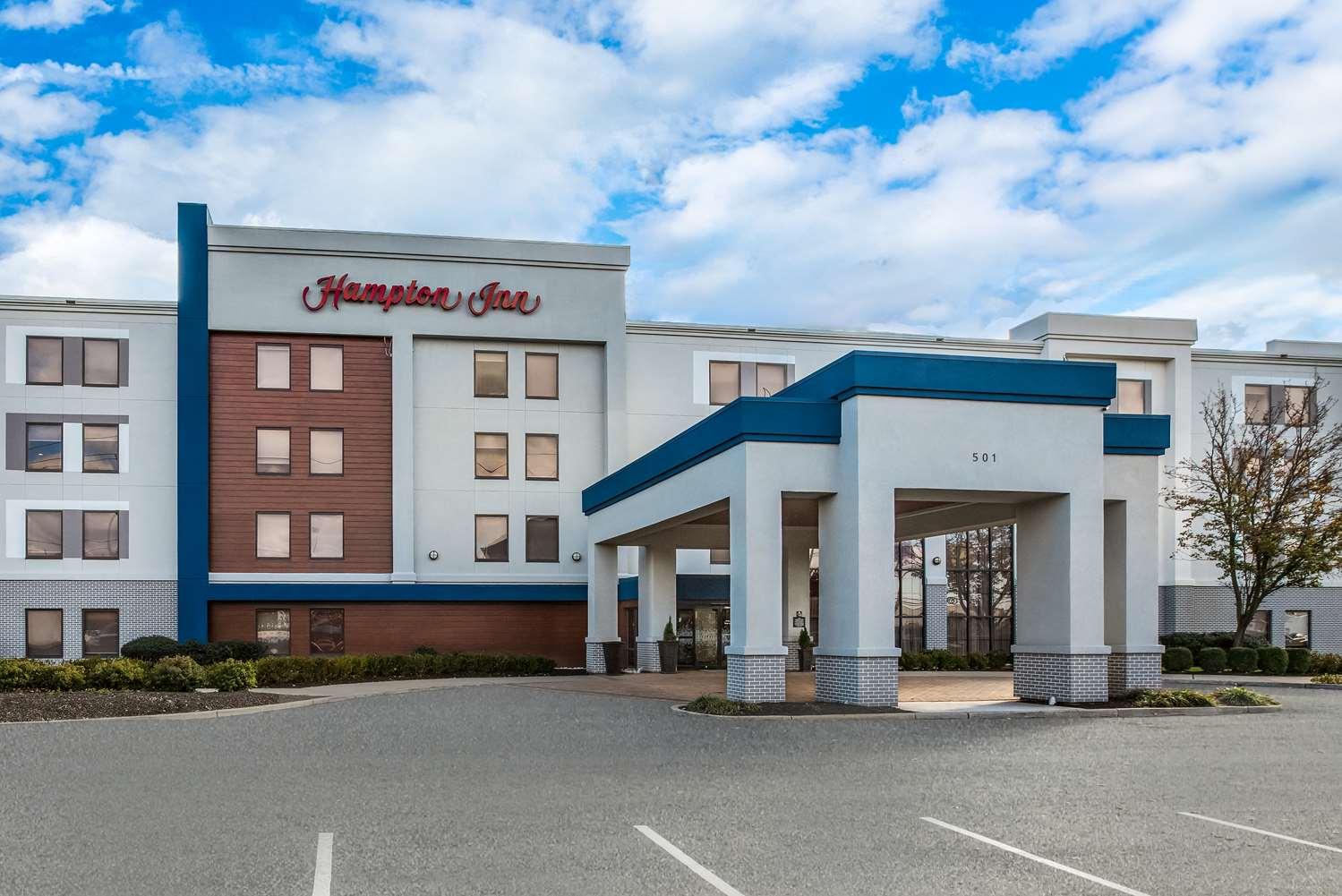 Hampton Inn Linden image