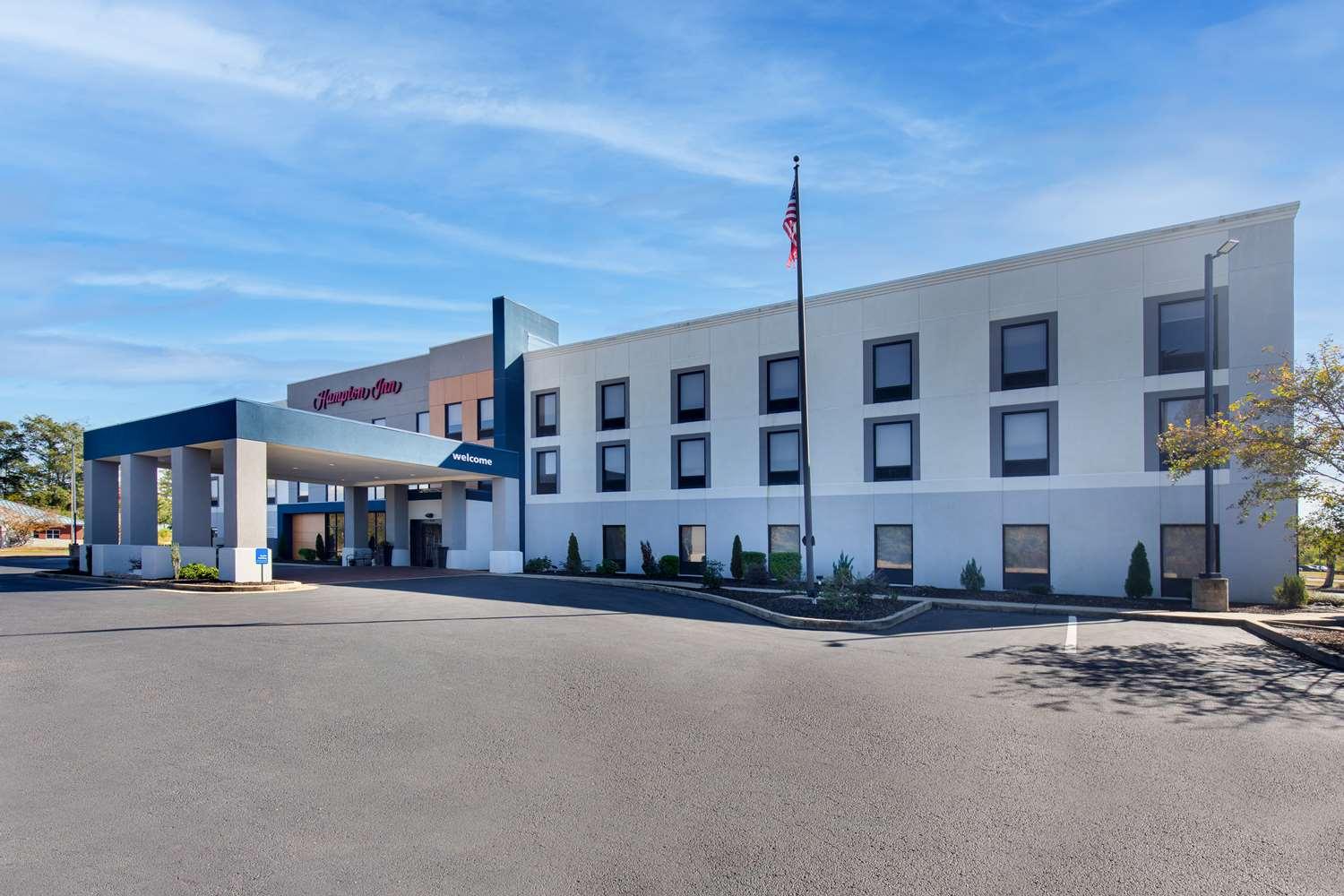 Hampton Inn Selma image