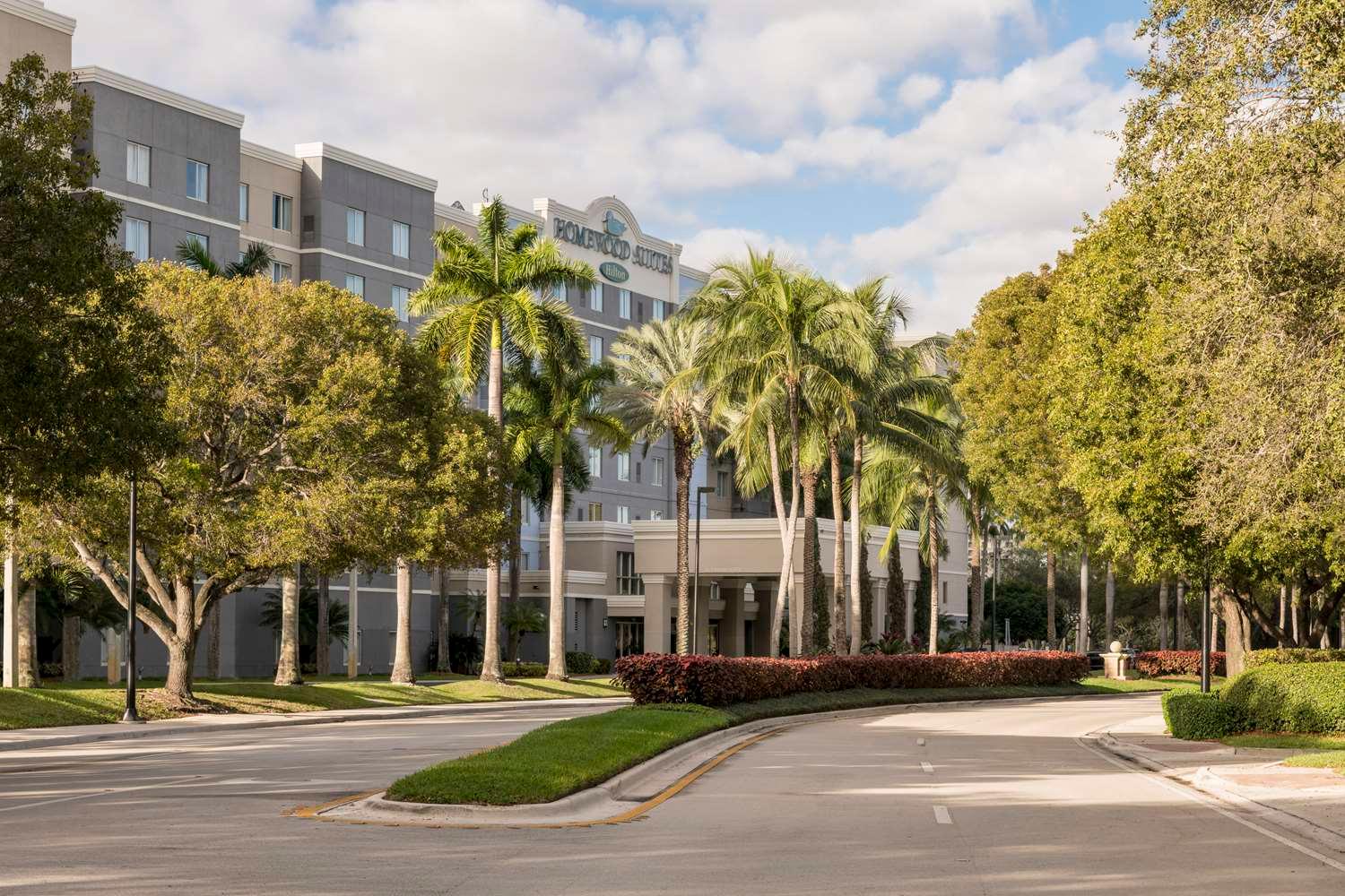 Homewood Suites by Hilton Miami-Airport/Blue Lagoon image