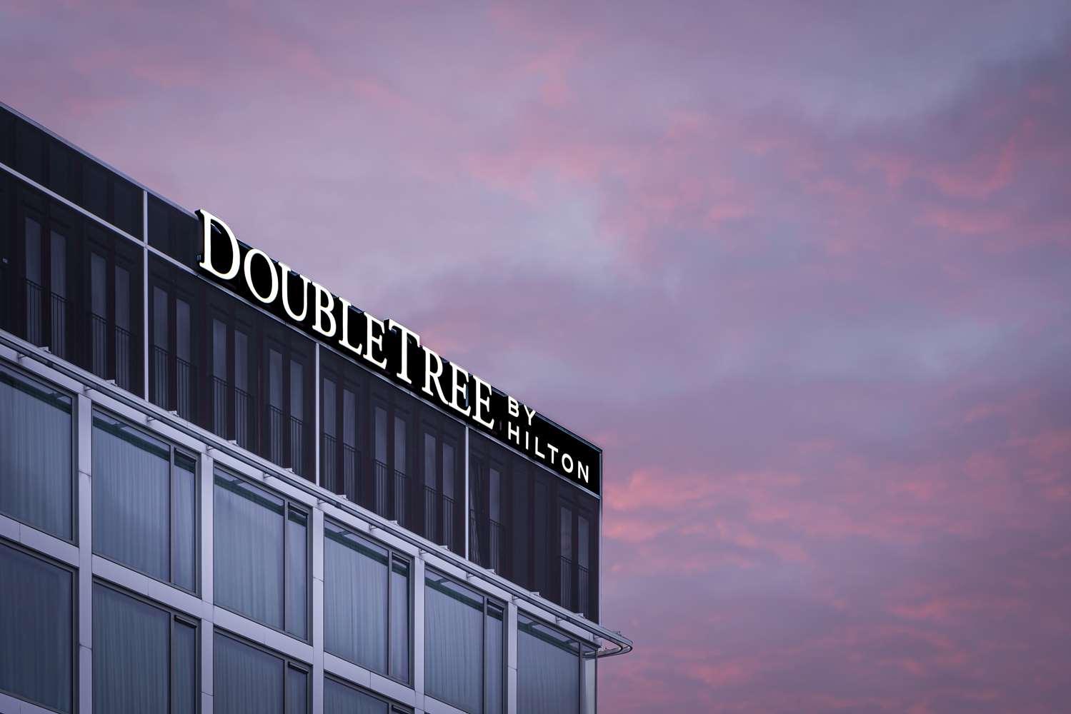 DoubleTree by Hilton Amsterdam - NDSM Wharf image