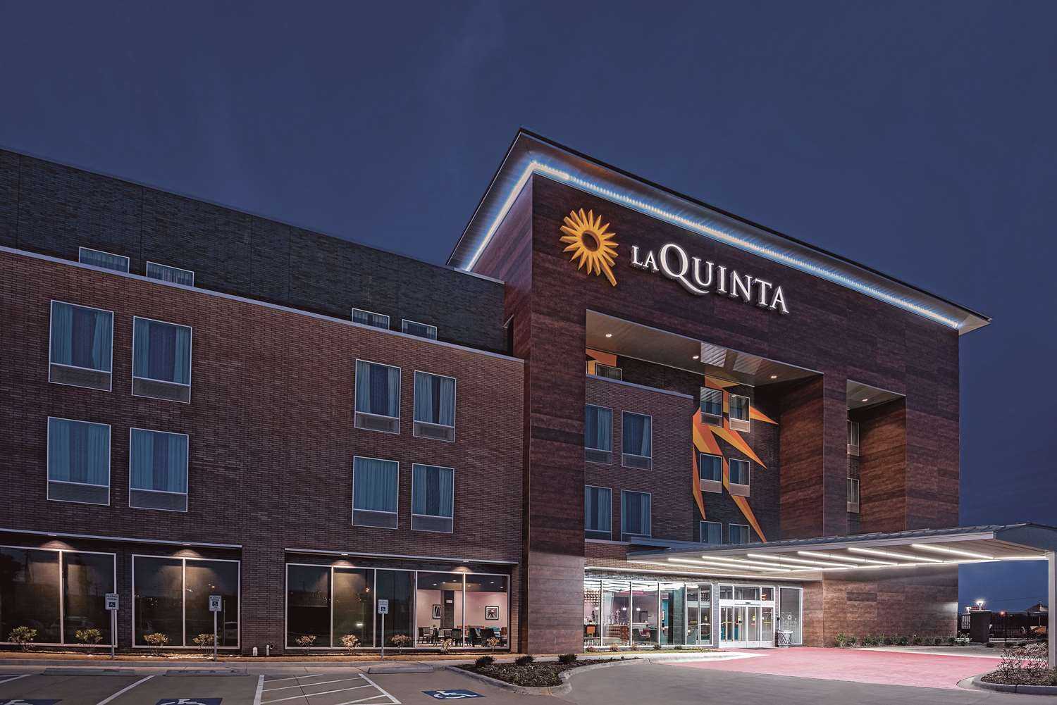 La Quinta Inn & Suites by Wyndham Dallas Grand Prairie North a Grand Prairie, TX