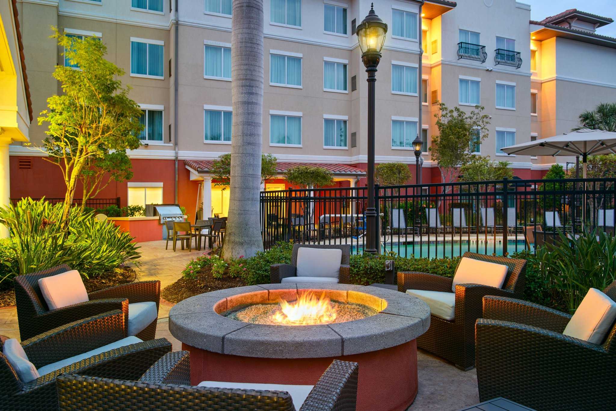 Residence Inn by Marriott Fort Myers at I-75 and Gulf Coast Town Center i Fort Myers, FL