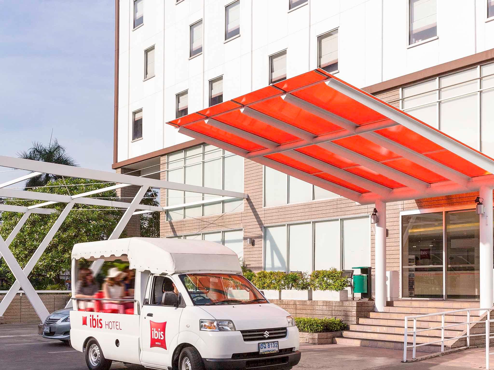 Hotel ibis Bangkok Sathorn image