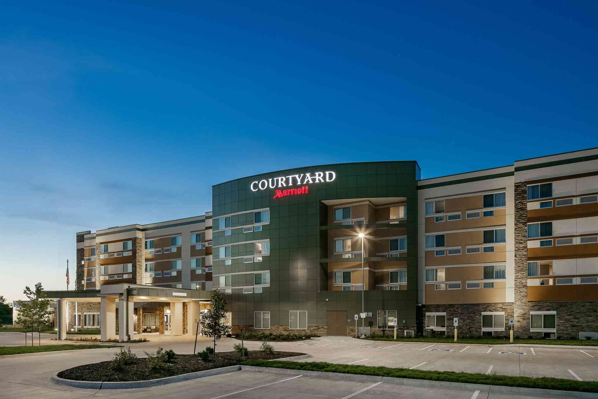 Courtyard by Marriott Omaha Bellevue at Beardmore Event Center a Bellevue, NE