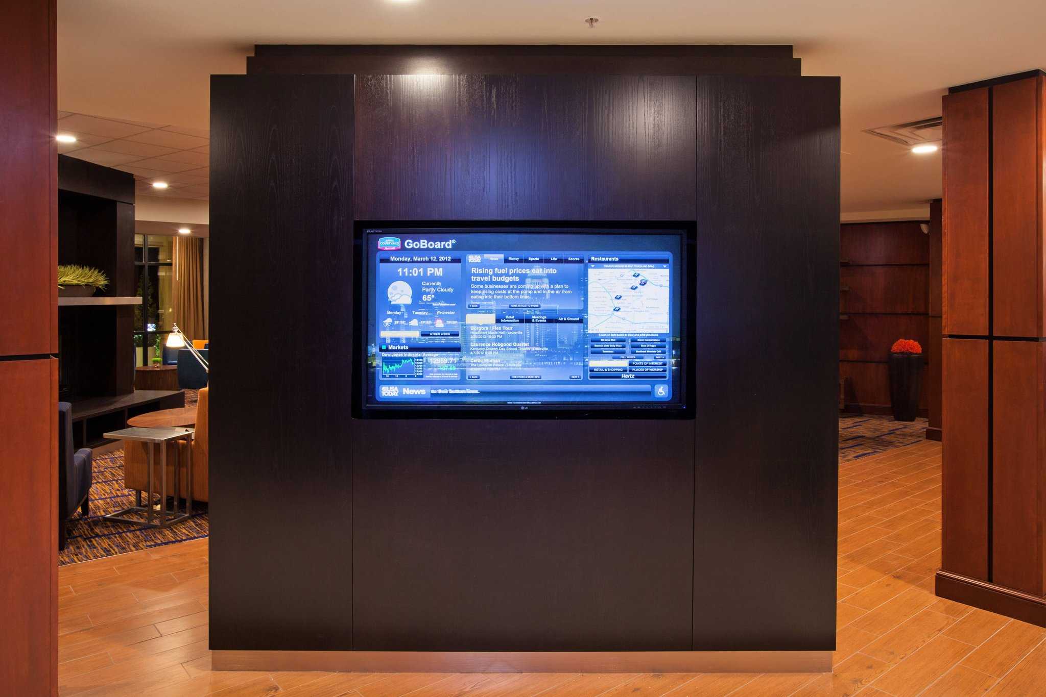 Courtyard by Marriott Louisville Northeast в Louisville, KY