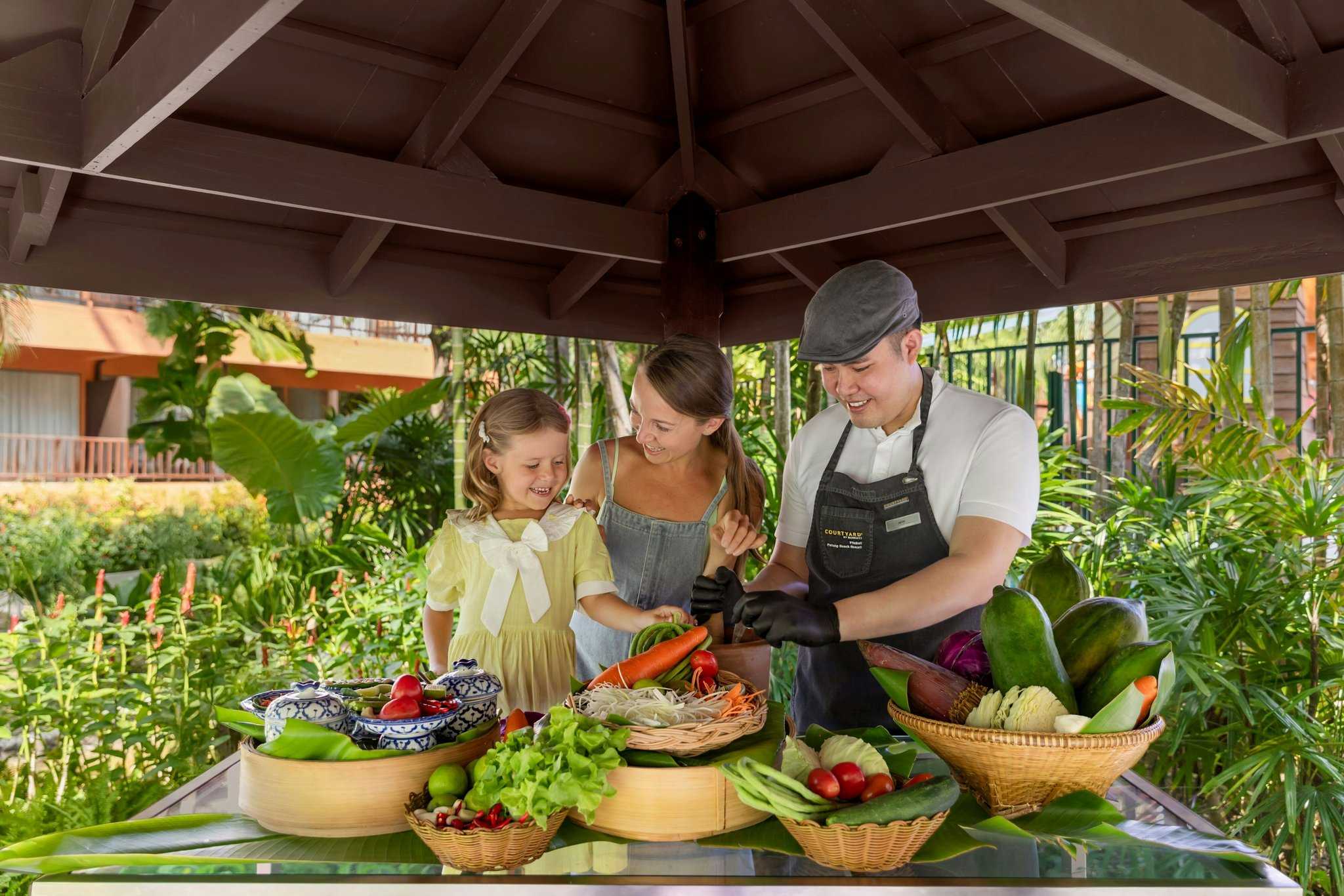 Courtyard by Marriott Phuket, Patong Beach Resort в Patong Beach, TH