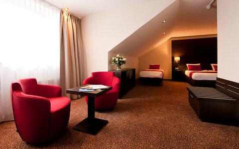 莱茵河畔阿尔芬, NL 的 Van der Valk Hotel Avifauna