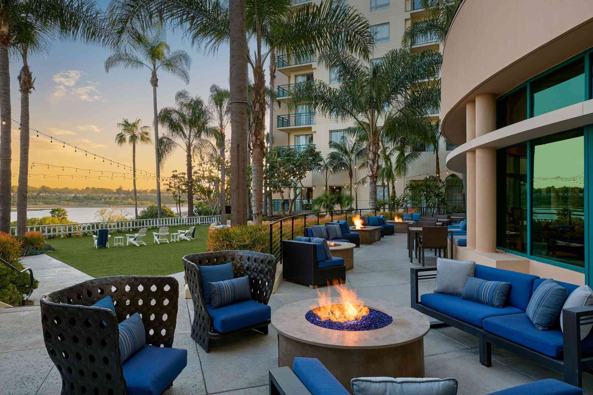 Newport Beach Marriott Bayview в Newport Beach, CA