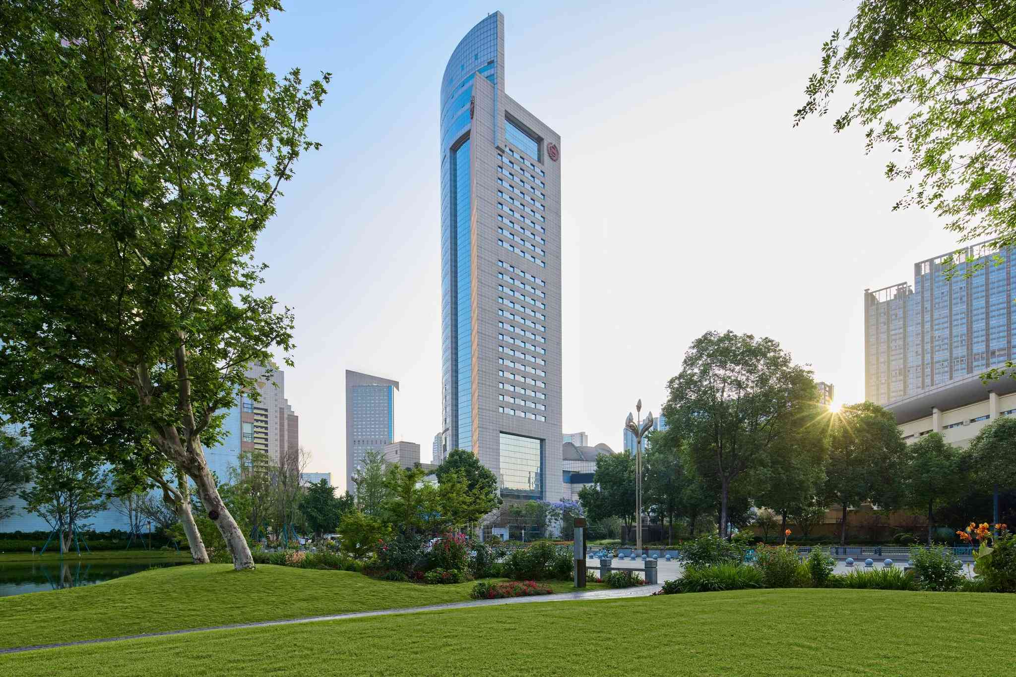 Sheraton Chengdu Lido Hotel в Чэнду, CN