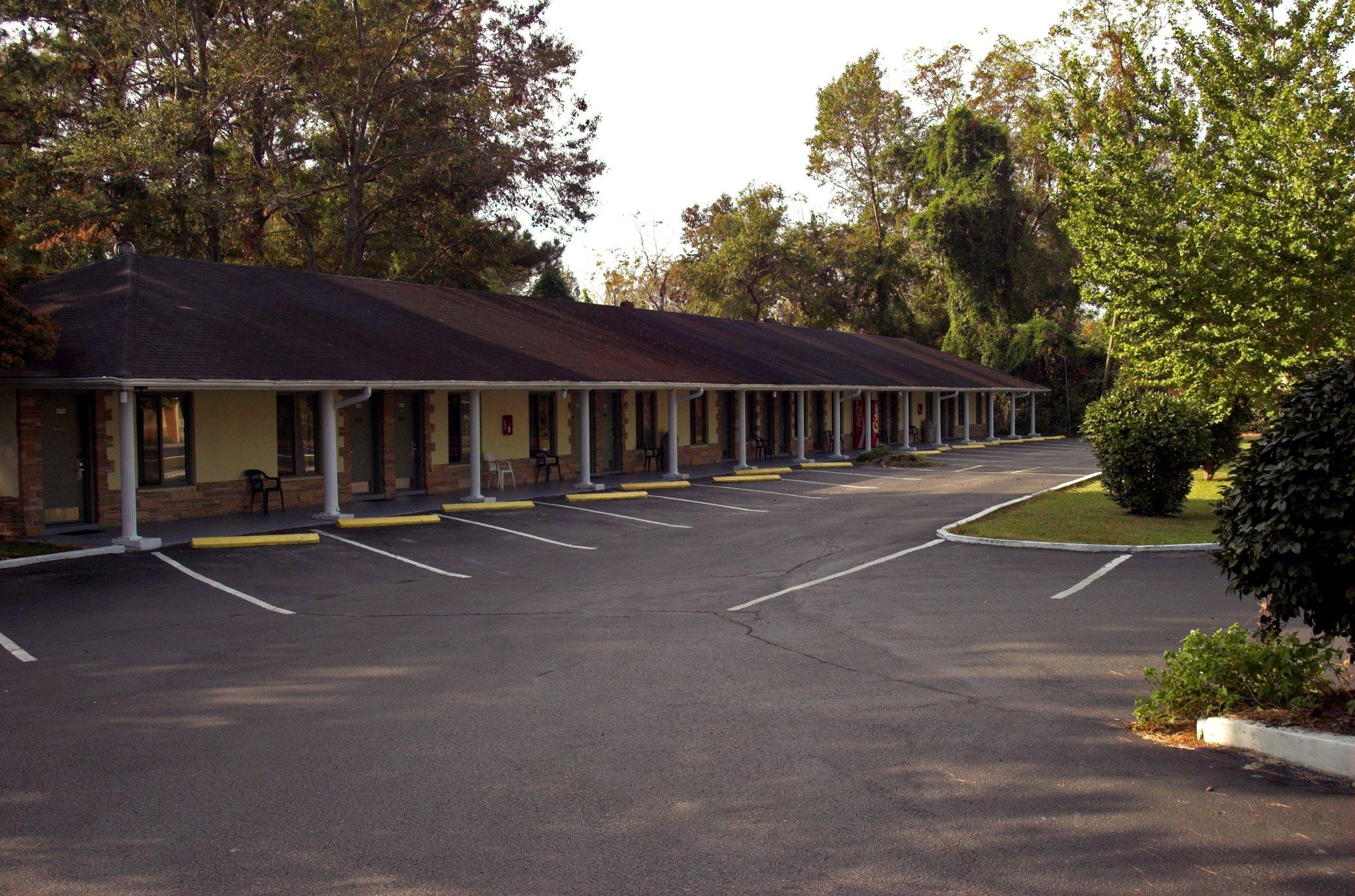 Carolinian Inn image