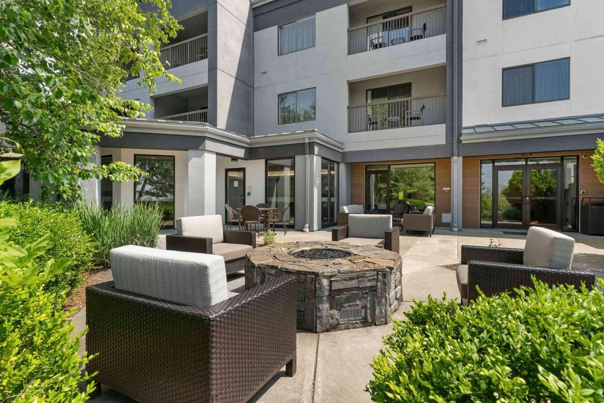 Courtyard by Marriott Burlington Williston в Williston, VT