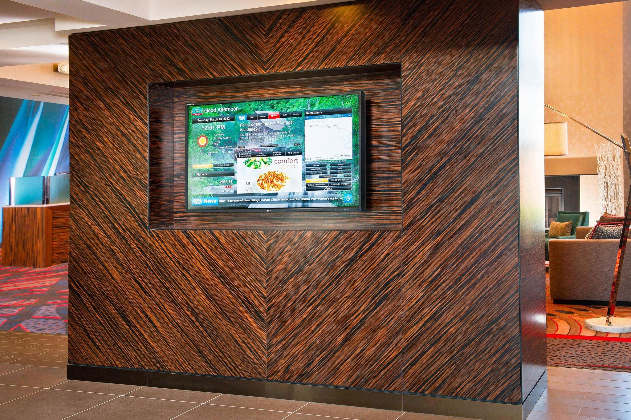 Courtyard by Marriott Dulles Town Center image