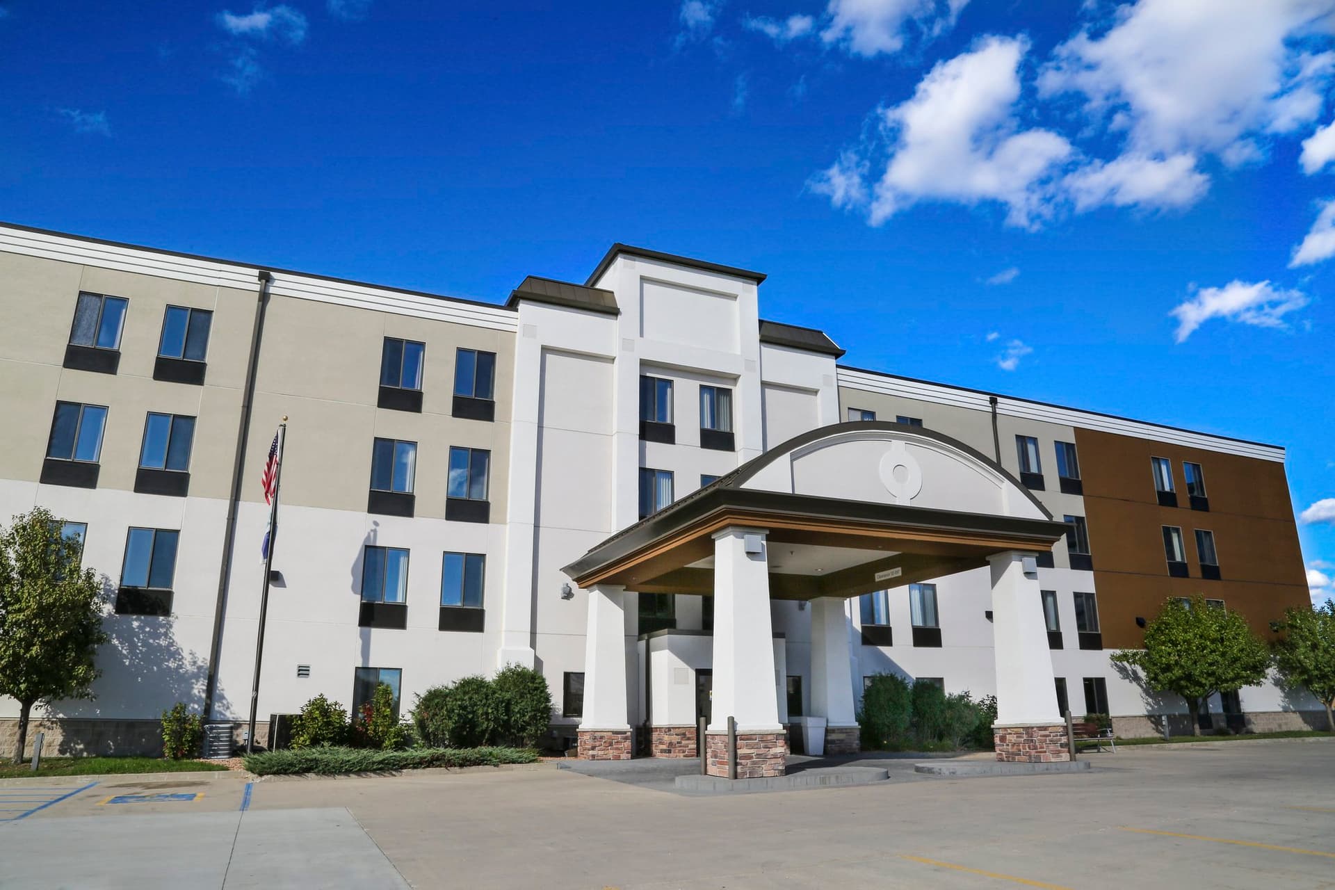 Holiday Inn Express Fargo-West Acres в Фарго, ND