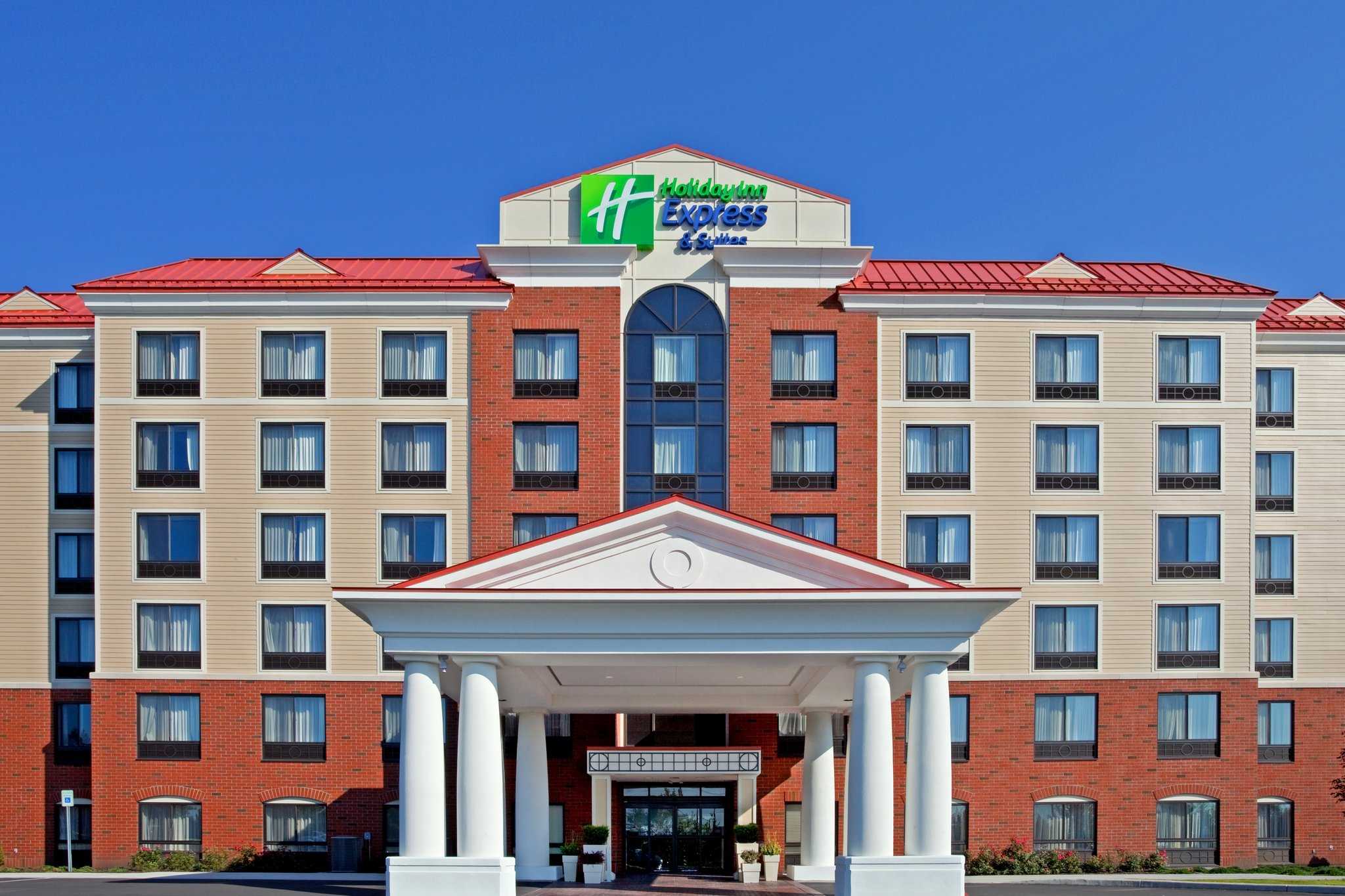 Holiday Inn Express & Suites Albany Aiport Area-Latham in เกลนฟอลส์, NY