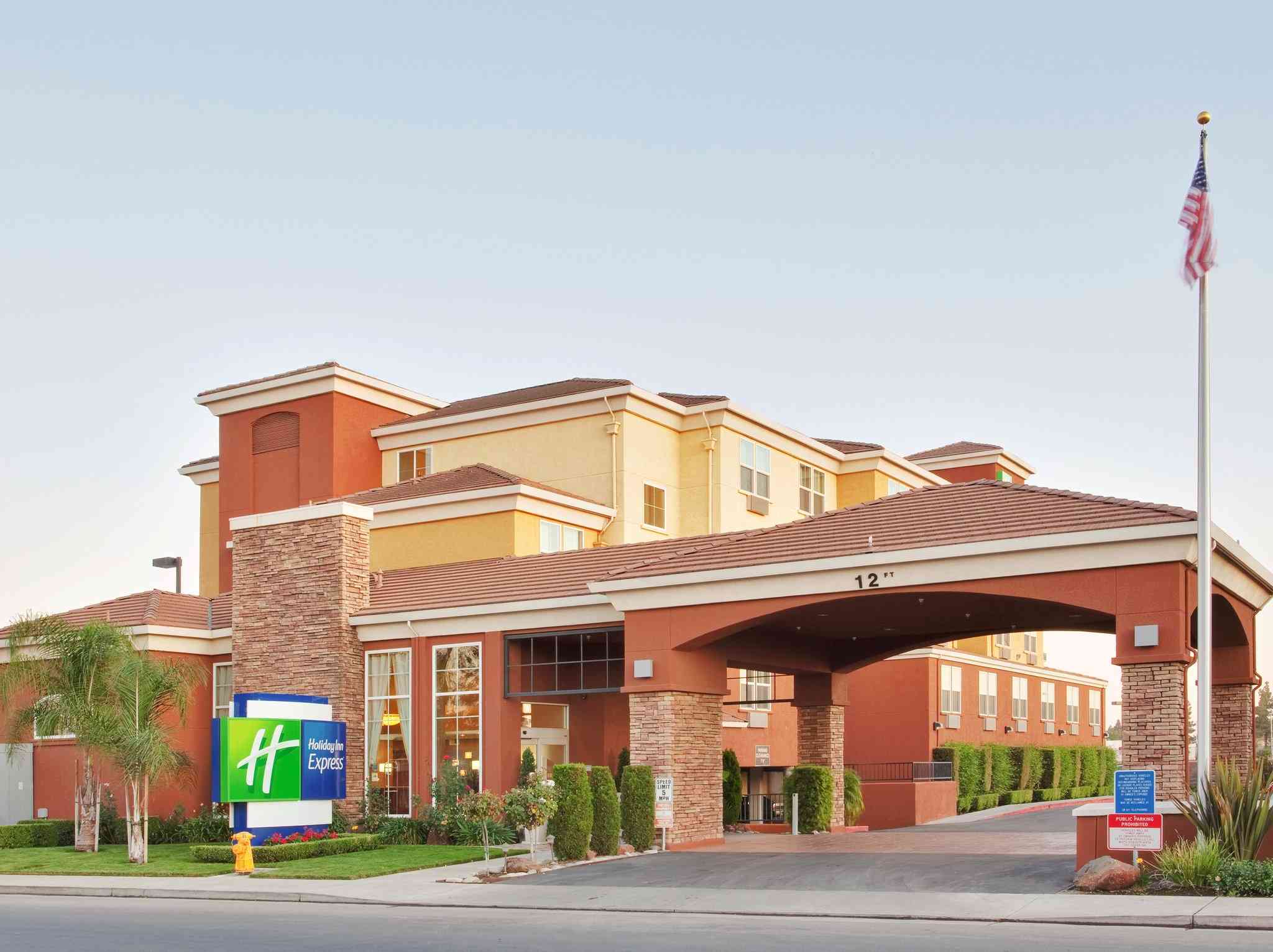 Holiday Inn Express Sacramento - Capitol Area in เวสต์แซคราเมนโต, CA