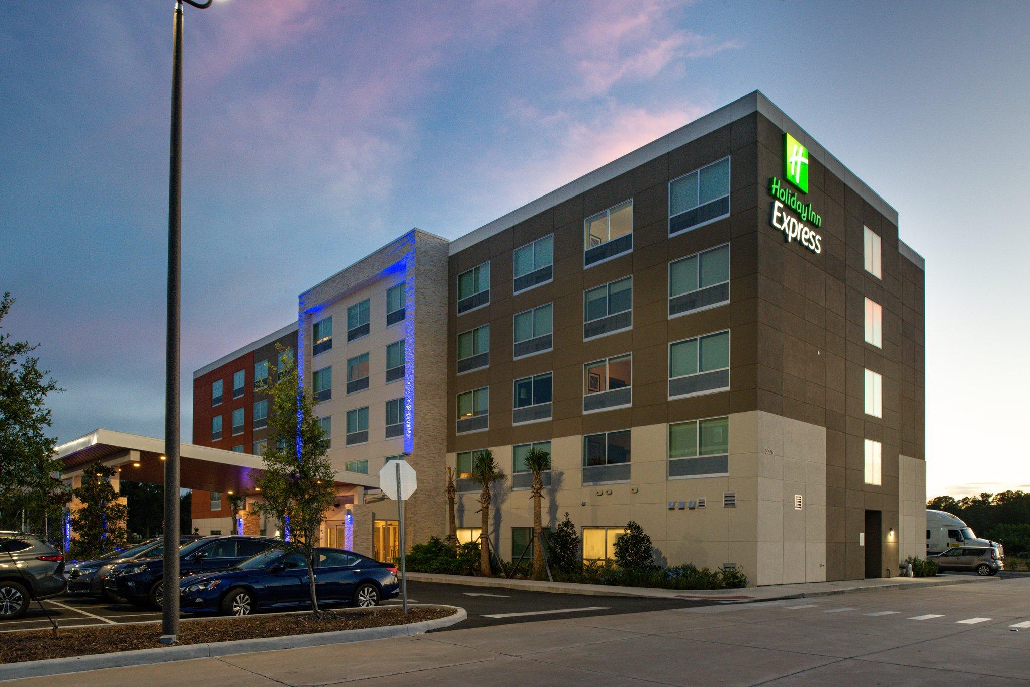 Holiday Inn Express Orlando - South Park image