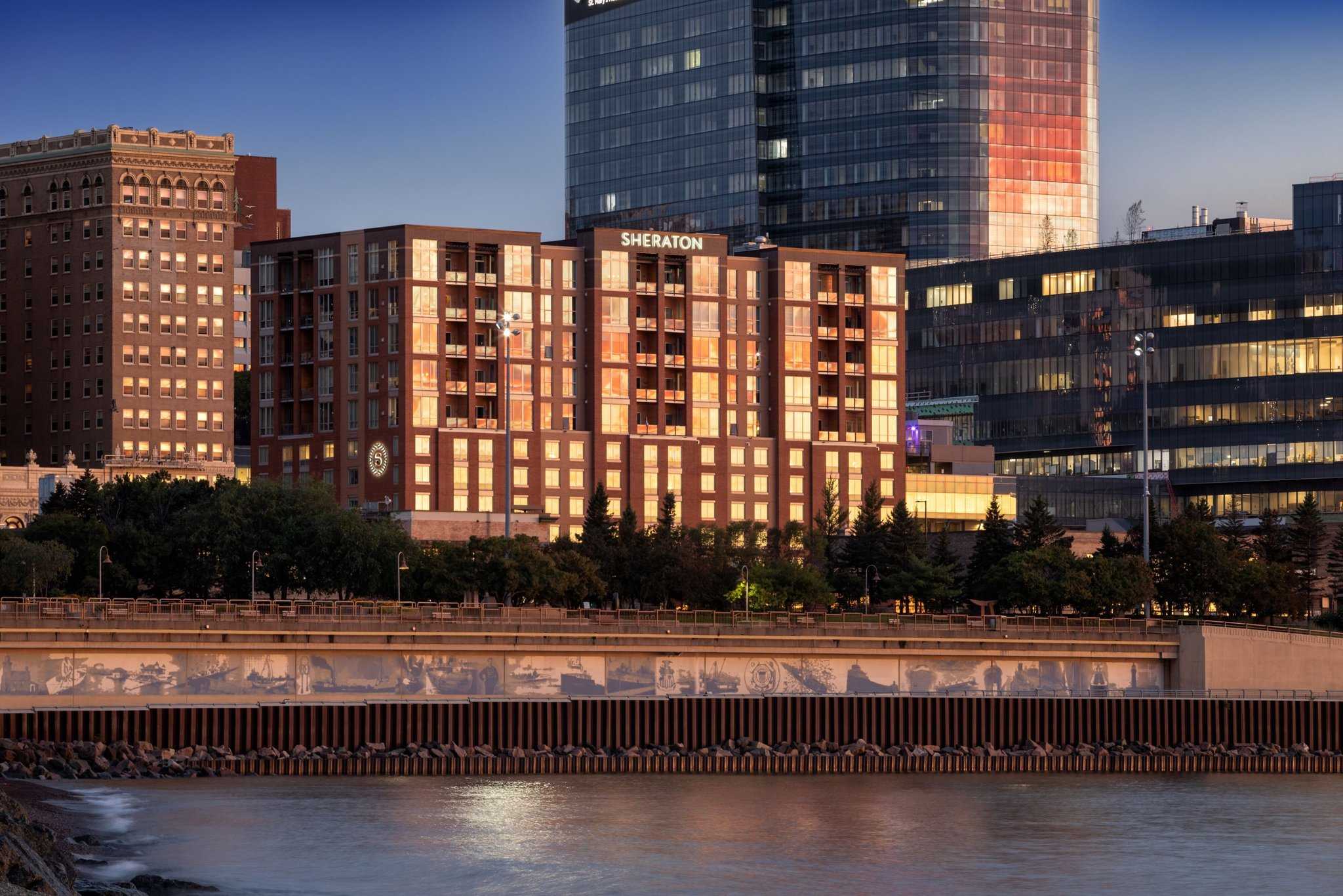 Sheraton Duluth Hotel a Duluth, MN