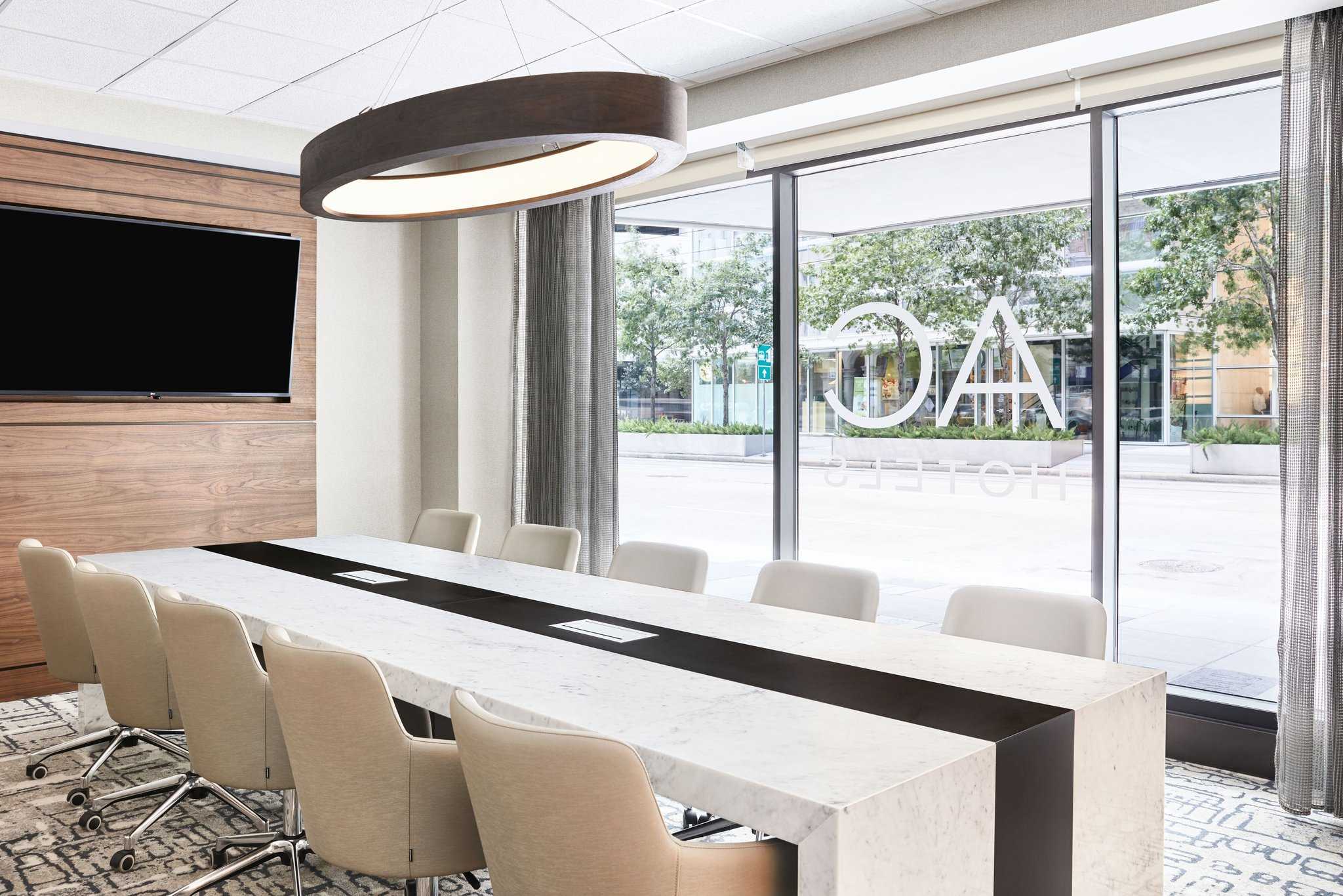 AC Hotel Houston Downtown в Houston, TX